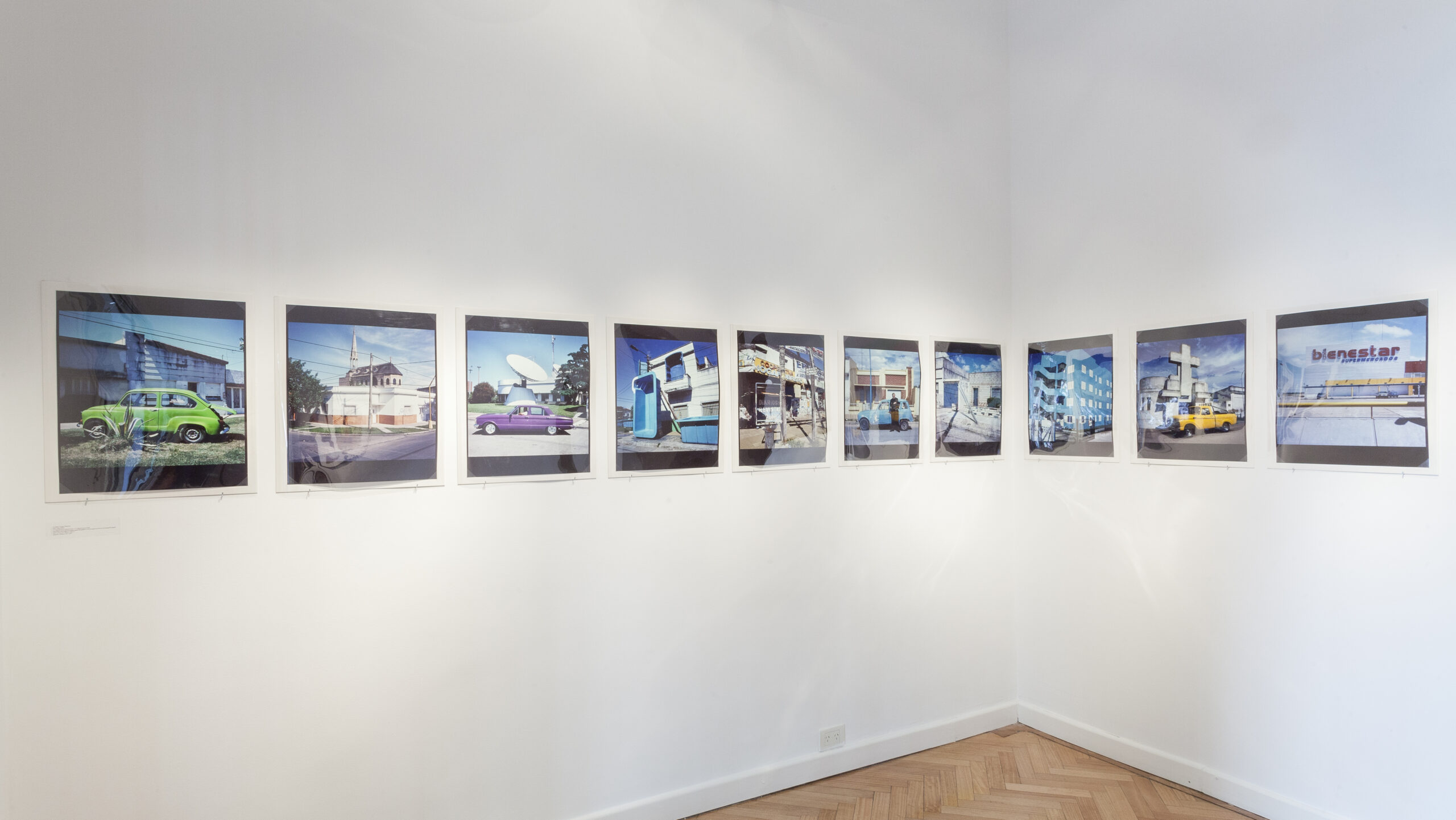 Rolf, Contradicciones urbanas, López y De Zuviría, fotos sala, ph Javier Agustín Rojas 7